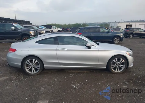 2017 Mercedes-Benz C 300 4Matic z USA, uszkodzony, nr VIN WDDWJ4KB8HF378644